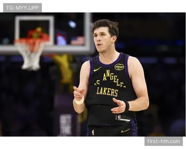 奥斯汀·里夫斯凭借无球跑动提升三分命中率超队内均值